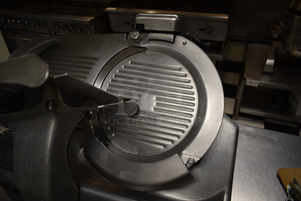Hobart 2712 Stainless Steel Commercial Countertop Automatic Meat Slicer w/ Blade Sharpener. 115 Volts, 1 Phase. Tested and Working! (kitchen) - Image 4 of 9