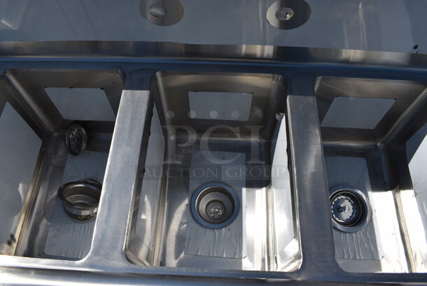 BRAND NEW SCRATCH AND DENT! Regency Stainless Steel Commercial 3 Bay Sink w/ Dual Drain Boards. 58x19x44. Bays 10x14x10. Drain Boards 10x16x1 - Image 5 of 7