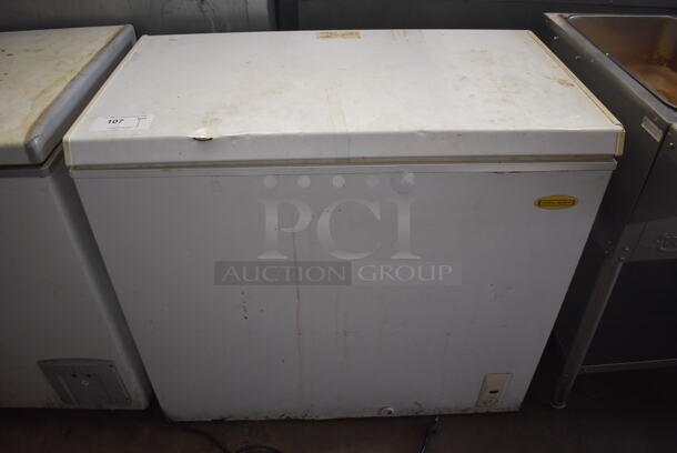 Holiday LCM070LC Chest Freezer. 115 Volts, 1 Phase. 37x22x34. Tested and Working!