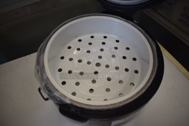 Elite DRC-1000B Metal Countertop Rice Cooker. 120 Volts, 1 Phase. 11x10x10.5 - Image 4 of 7