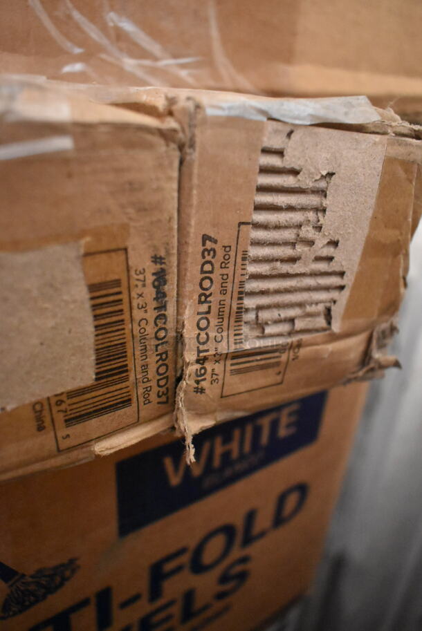 PALLET LOT of 25 BRAND NEW Boxes Including 2 5001CPT400T Lavex Premium 7 1/2" White Aircell TAD Center Pull Paper Towel Roll, 400 Feet / Roll - 6/Case, 2 Box PP883 Ecopax Containers, 34920SCREW Lancaster Table & Seating Table Top / Base Screw 1" #10 Panhead - 4/Pack, 181TSXLBD14 Garde XL 181TSXLBD14 1/4" Serrated Blade for XL Tomato Slicer, 2 Box 347TCL12 Choice 12 oz. Clear Disposable Plastic Tumbler - 500/Case, Lavex Multi Fold Towels, 4 Box 164TCOLROD37 Bar Height Table Base Column and Rod, 5001CPTP Lavex 1-Ply Center Pull Paper Towel Roll 1000' - 6/Case, 50020W Choice 20 oz. White Poly Paper Hot Cup - 600/Case, 127RD8COMBO Choice Microwavable Clear Round Deli Container and Lid, 4 Box 500L1020B Choice Black Hot Paper Cup Travel Lid for 10-24 oz. Standard Cups and 8 oz. Squat Cups - 1000/Case, 500MFT Lavex White M-Fold (Multifold) Towel - 4000/Case. 25 Times Your Bid! - Image 9 of 12