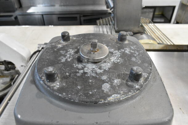 Waring CB15 Metal Commercial Countertop Blender Base. 120 Volts, 1 Phase. Tested and Does Not Power On - Image 4 of 5