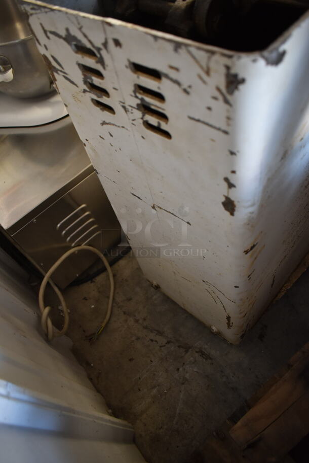 Metal Commercial Planetary Dough Mixer w/ Metal Mixing Bowl, Dough Hook, Paddle and Whisk Attachments. Tested and Working! - Image 8 of 8