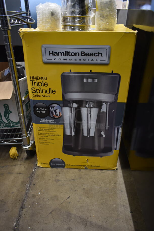 LIKE NEW! Hamilton Beach HMD400 Metal Commercial Countertop 3 Head Drink Mixer w/ 3 Mixing Cups. 120 Volts, 1 Phase. Tested and Working! - Image 7 of 7