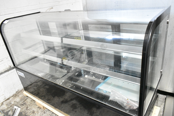 BRAND NEW SCRATCH AND DENT! Avantco 193BC72HCB 72" Curved Glass Black Refrigerated Bakery Display Case. 115 Volts, 1 Phase.  - Image 2 of 6