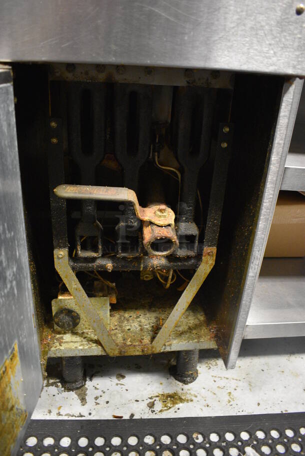Imperial IFS-40 Stainless Steel Commercial Floor Style Natural Gas Powered Deep Fat Fryer w/ 2 Metal Fry Baskets. 105,000 BTU. 15.5x31x47. BUYER MUST REMOVE. Item Was in Working Condition on Last Day of Business. (kitchen) - Image 5 of 6
