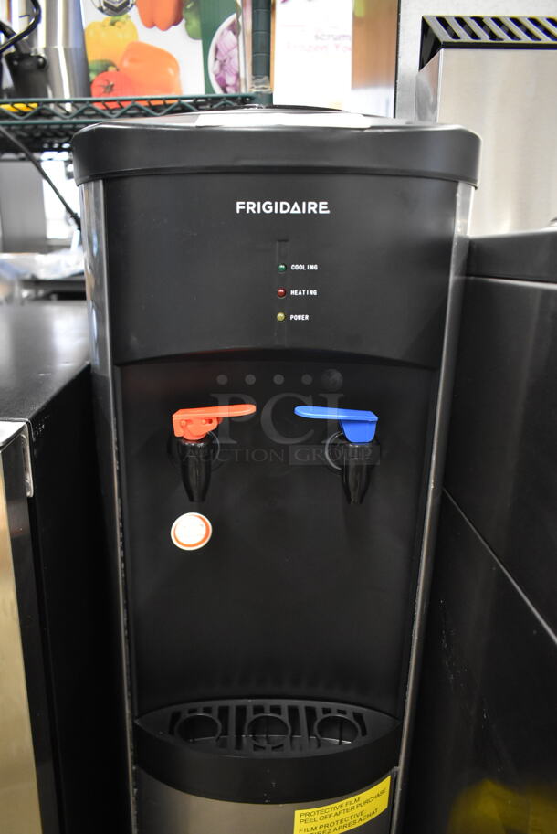 BRAND NEW SCRATCH AND DENT! Frigidaire EFWC519 Water Cooler Dispenser Hot & Cold Base. 120 Volts, 1 Phase. Tested and Working! - Image 3 of 4