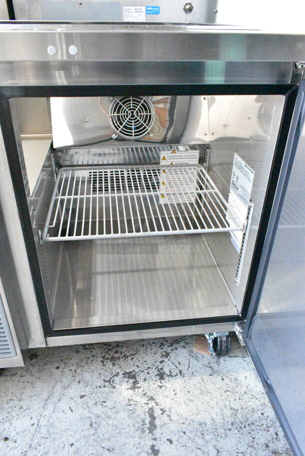 LIKE NEW! Turbo Air JBT-36-N Stainless Steel Commercial Prep Table. 115 Volts, 1 Phase. Tested and Working! - Image 4 of 8