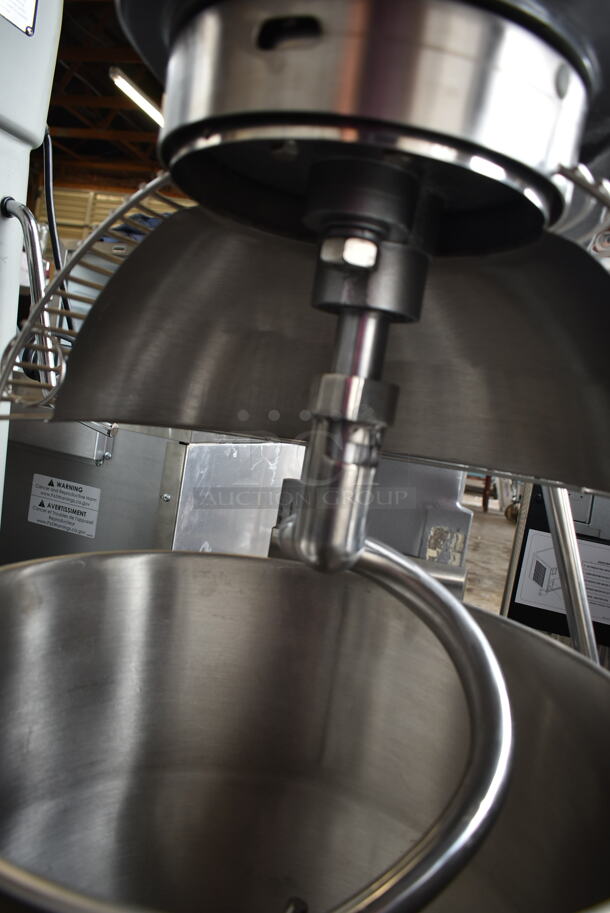 BRAND NEW SCRATCH AND DENT! Avantco 177MX40H Metal Commercial Floor Style 40 Quart Planetary Dough Mixer w/ Stainless Steel Mixing Bowl, Bowl Guard, Dough Hook, Paddle and Whisk Attachments. 240 Volts, 1 Phase.  - Image 10 of 11