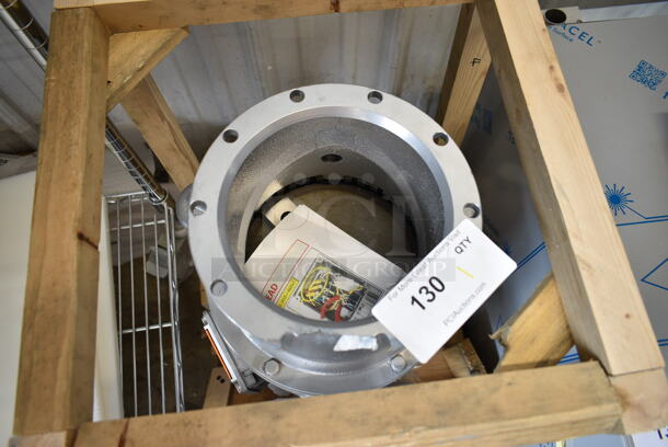 BRAND NEW SCRATCH AND DENT! Hobart FD4/150-1 Commercial Garbage Disposer with Adjustable Flanged Feet. 208-230/460 Volts. - Image 4 of 5