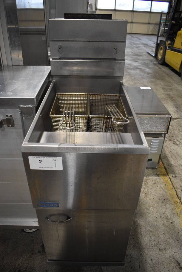 2016 Pitco Frialator Model 40C+ Stainless Steel Commercial Floor Style Natural Gas Powered Deep Fat Fryer w/ 2 Metal Fry Baskets. 105,000 BTU. 15.5x30x48