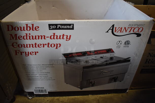 BRAND NEW IN BOX! Avantco 177F202 Stainless Steel Commercial Countertop Electric Powered 30 lb. Dual Tank Medium-Duty Fryer w/ 2 Metal Fry Baskets and 2 Lids. 208/240 Volts. 23x23x17. Tested and Working! - Image 7 of 7