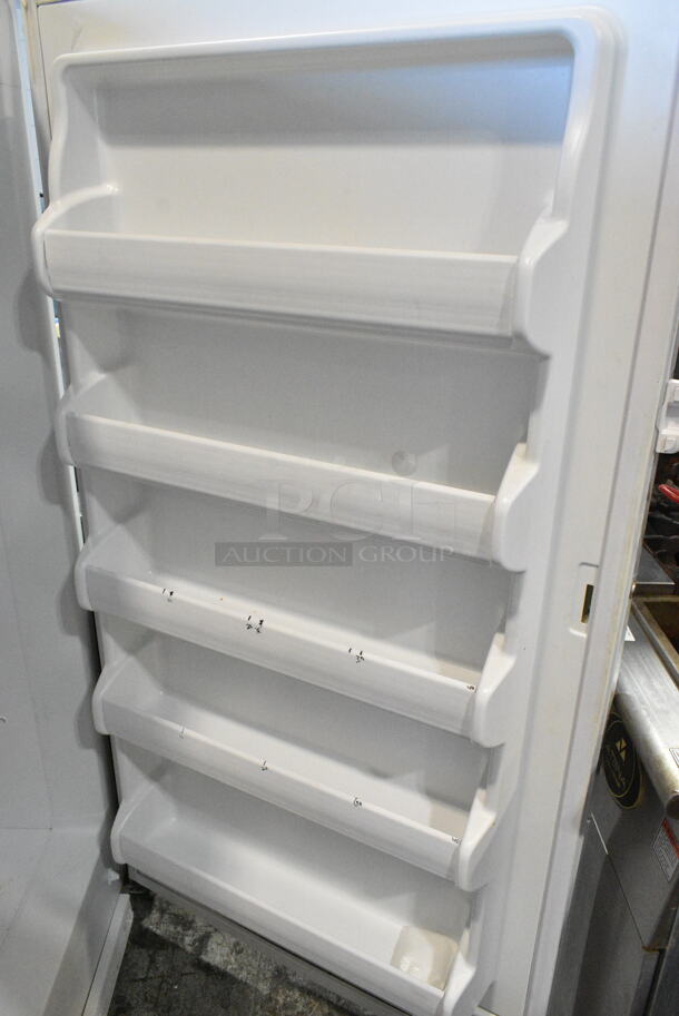 Frigidaire FFFH17F2QWB Metal Single Door Reach In Freezer. 115 Volts, 1 Phase. Tested and Working! - Image 4 of 5