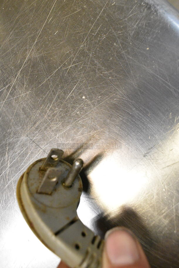 Hobart 2612 Stainless Steel Commercial Countertop Meat Slicer. 115 Volts, 1 Phase. This Unit Was In Working Condition When the Restaurant Closed.  (kitchen) - Image 3 of 5