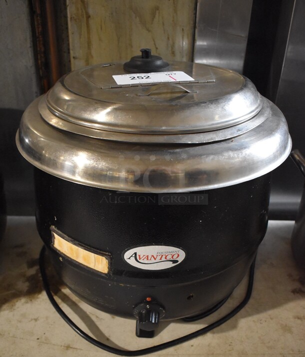 Avantco 177S600 Stainless Steel Commercial Countertop Soup Kettle Food Warmer. 110 Volts, 1 Phase. 17x17x15. Tested and Working!