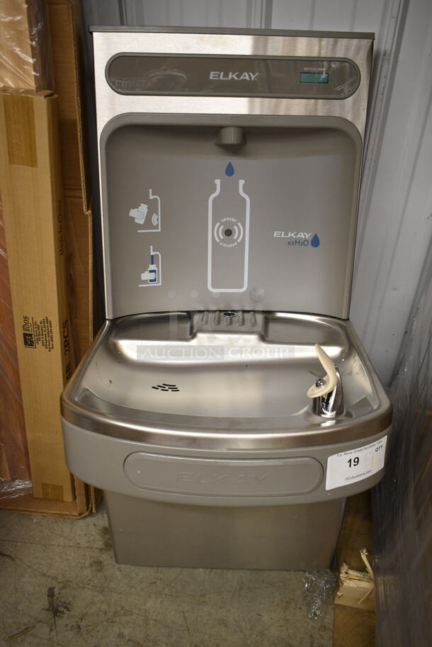 BRAND NEW SCRATCH AND DENT! Zurn Elkay  EZSDWS_1G Light Gray Hands-Free Filtered Bottle Filling Station with Drinking Fountain - Image 2 of 7
