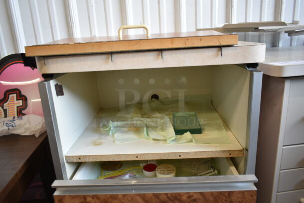 Brown Wood Pattern Counter w/ 4 Drawers on Casters. - Image 5 of 8