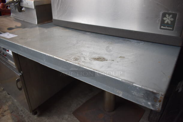 Gray Tabletop on Metal Table Base. 32x44.5x31 - Image 4 of 4