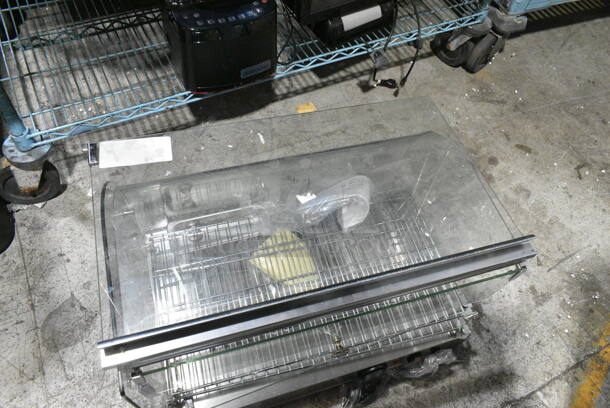 KoolMore HDC-1.5C Metal Countertop Heated Display Case Merchandiser. 110-120 Volts, 1 Phase. Tested and Working! - Image 9 of 10
