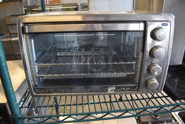 Black & Decker TO4304SS Metal Countertop Toaster Oven. 120 Volts, 1 Phase.   Tested and Working!