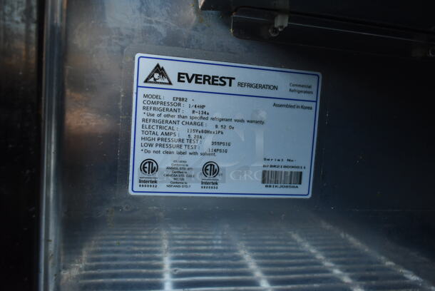 Everest EPBR2 Stainless Steel Commercial Sandwich Salad Prep Table Bain Marie Mega Top w/ Drop In Bins and Cutting Board on Commercial Casters. 115 Volts, 1 Phase. Tested and Powers On But Does Not Get Cold - Image 6 of 8