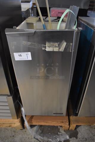 Hoshizaki AM-50BAE Stainless Steel Commercial Self Contained Slim Line Ice Machine. 115-120 Volts, 1 Phase. 