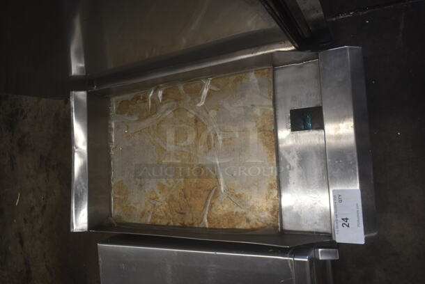 BRAND NEW SCRATCH AND DENT! 2021 Avantco 177CAG15MG Stainless Steel Commercial Countertop Natural Gas Powered Flat Top Griddle. 30,000 BTU. - Image 3 of 5