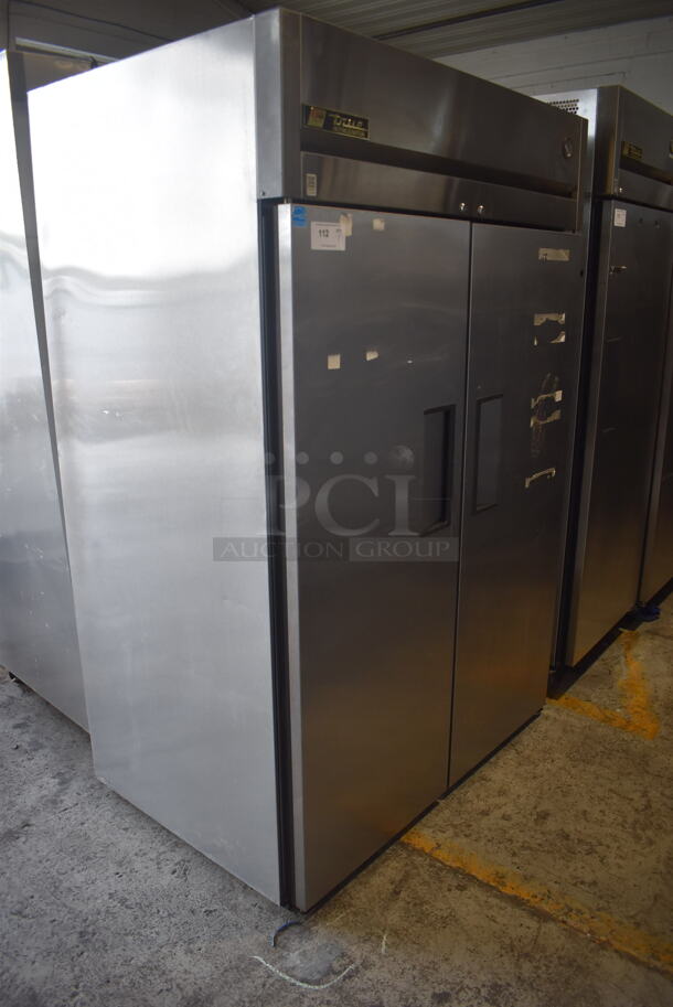 True TG2R-2S Commercial Stainless Steel Reach In Two-Section Cooler With Polycoated Racks on Commercial Casters. 115V/1 Phase. Tested And Working - Image 2 of 7