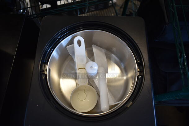 BRAND NEW SCRATCH AND DENT! Whynter ICM-201SB 2.1 Quart Countertop Automatic Ice Cream Maker. 115 Volts, 1 Phase. Tested and Working! - Image 6 of 8