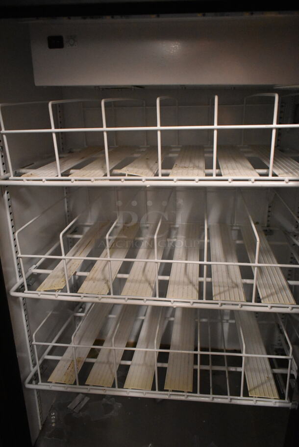 2019 True GDM-41SL-48-HC-LD Metal Commercial 2 Door Reach In Cooler Merchandiser w/ Poly Coated Racks. 115 Volts, 1 Phase. Tested and Powers On But Does Not Get Cold - Image 4 of 5