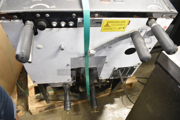 Minuteman MC833470 Metal Commercial Floor Cleaning Machine w/ Chloride Systems AG-18-250 Charger. 115 Volts, 1 Phase.  - Image 7 of 10
