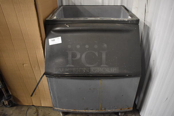 Metal Commercial Ice Bin. 30x34x38 - Image 1 of 5