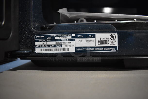 BRAND NEW! Samsung Model ME21M706BAS Chrome Finish Microwave Oven. 120 Volts, 1 Phase. 30x17x17 - Image 4 of 6