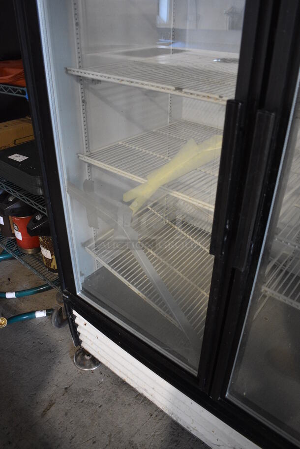 True Model GDM-49 Metal Commercial 2 Door Reach In Cooler Merchandiser w/ Poly Coated Racks. 115 Volts, 1 Phase. 54x31x78. Tested and Working! - Image 6 of 6