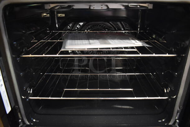 BRAND NEW SCRATCH AND DENT! Frigidaire FCWS2727ASA Stainless Steel Electric Powered Convection Oven w/ View Through Door. 120-208/240 Volts, 1 Phase. 27x27x28 - Image 7 of 9