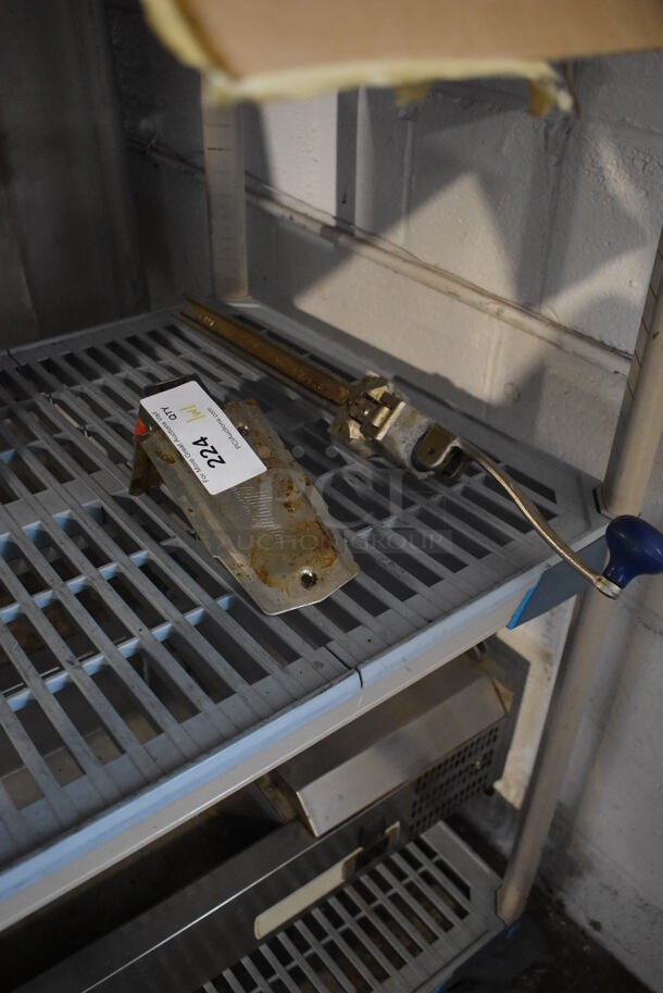 Metal Commercial Can Opener and Mount. Opener Does Not Fit In Mount. Includes 2.5x3.5x25.5 - Image 2 of 2