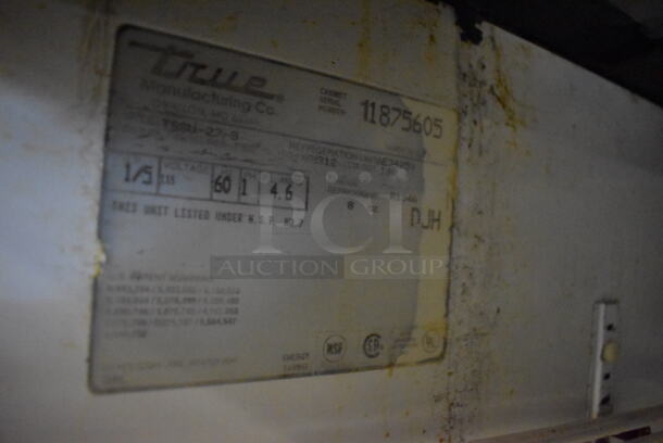 True TSSU-27-8 Stainless Steel Commercial Sandwich Salad Prep Table Bain Marie Mega Top. 115 Volts, 1 Phase. 27.5x30x44. Tested and Powers On But Does Not Get Cold - Image 7 of 7