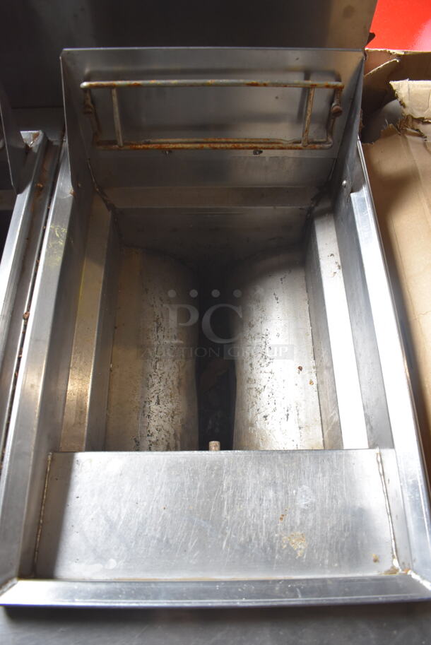 Garland M35SS Commercial Stainless Steel Free Standing Natural Gas Fryer With 3 Fry Pots. - Image 3 of 9