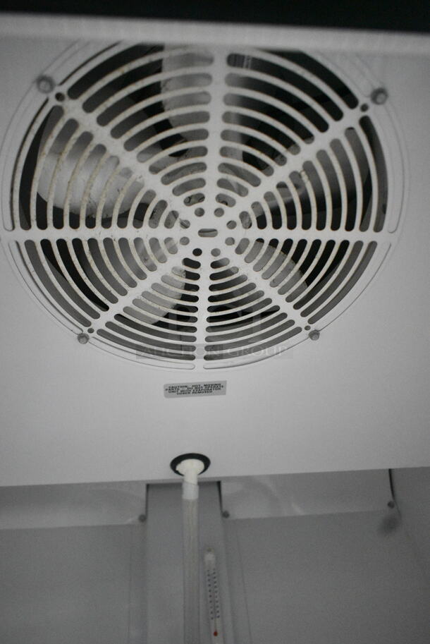 2017 True GDM-23-HC Metal Commercial Single Door Reach In Cooler Merchandiser. 115 Volts, 1 Phase. Tested and Working! - Image 3 of 4