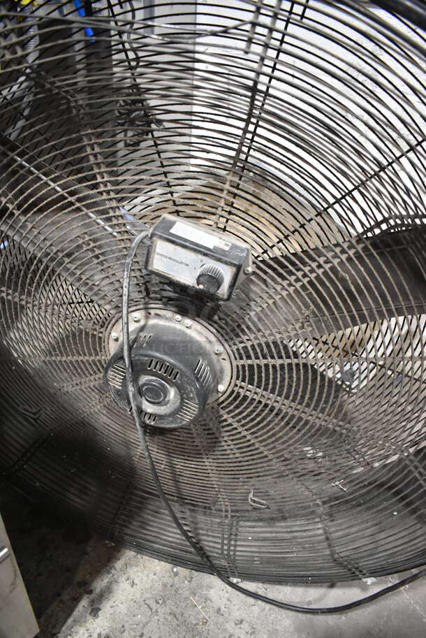 2017 Utilitech SFDC-900F MEtal Floor Fan. 120 Volts, 1 Phase. Tested and Working! - Image 4 of 5