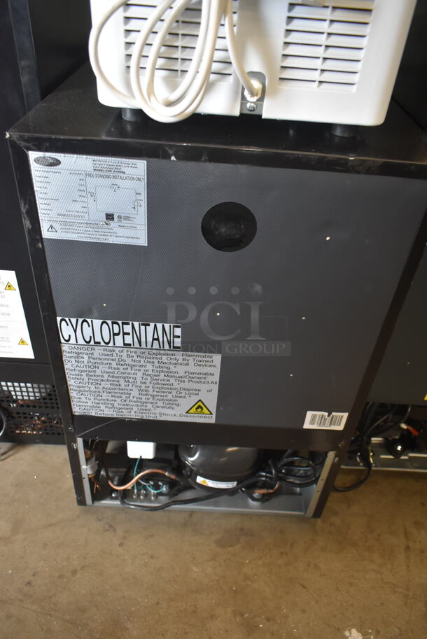 BRAND NEW SCRATCH AND DENT! Whynter CUF-210SSg 2.1 cu.ft Energy Star Upright Freezer with Lock in Rose Gold. 115 Volts, 1 Phase. Tested and Working! - Image 4 of 5