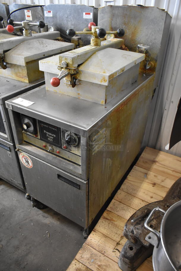 Henny Penny 600 Stainless Steel Commercial Floor Style Natural Gas Powered Pressure Fryer on Commercial Casters. 80,000 BTU. - Image 2 of 7