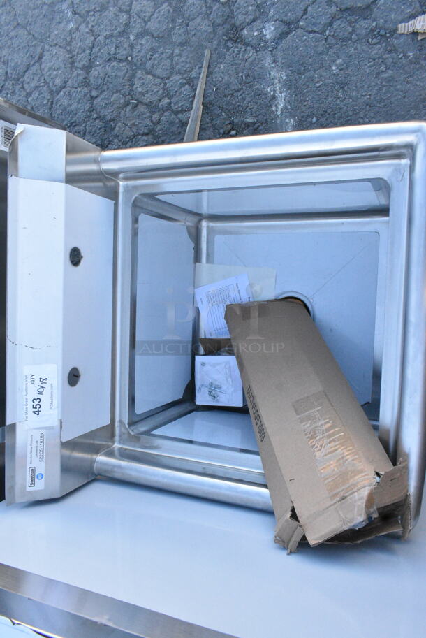 BRAND NEW SCRATCH AND DENT! Steelton 522CS11818N 23 1/2" 18-Gauge Stainless Steel One Compartment Commercial Sink without Drainboard - 18" x 18" x 12" Bowl - Image 3 of 6