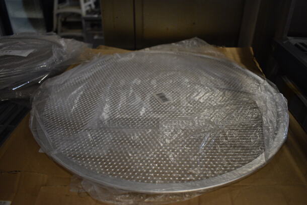 8 BRAND NEW IN BOX! Update Model PS-18 Metal Mesh Round Pizza Pans. 18x18. 8 Times Your Bid!