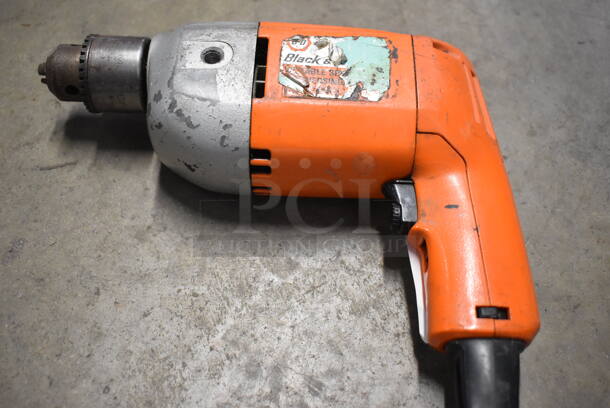 Black & Decker Variable Speed Reversing Drill. 9x7x3 - Image 2 of 4