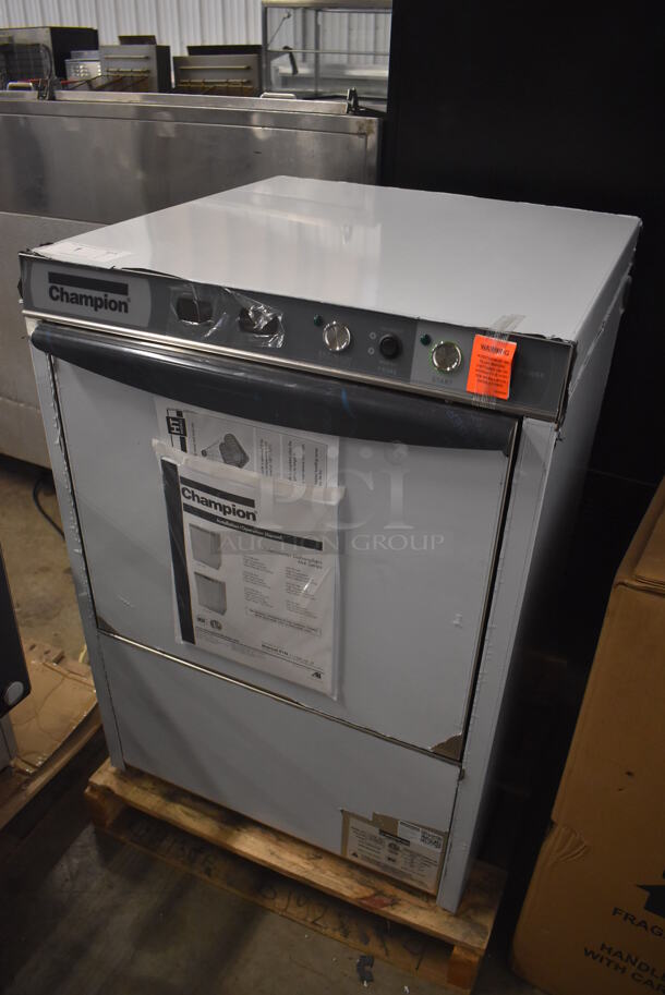 BRAND NEW SCRATCH AND DENT! 2021 Champion UH130B Stainless Steel Commercial High Temperature Hi Temp Undercounter Dishwasher. 120-208/230 Volts, 1 Phase. 24x25x34. Tested and Working! - Image 2 of 8