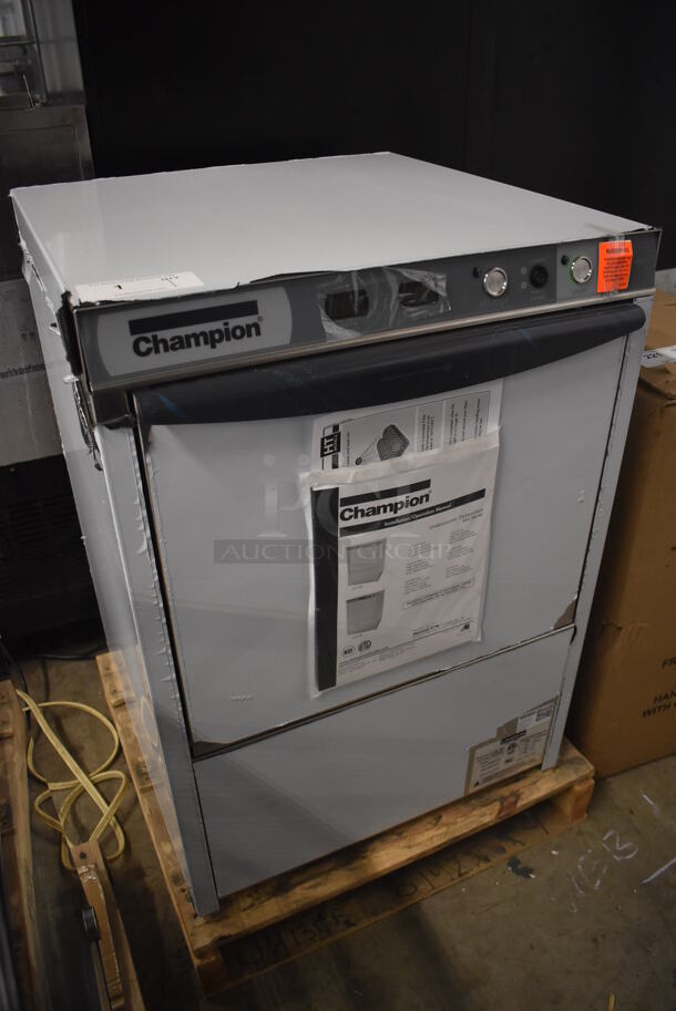 BRAND NEW SCRATCH AND DENT! 2021 Champion UH130B Stainless Steel Commercial High Temperature Hi Temp Undercounter Dishwasher. 120-208/230 Volts, 1 Phase. 24x25x34. Tested and Working! - Image 3 of 8
