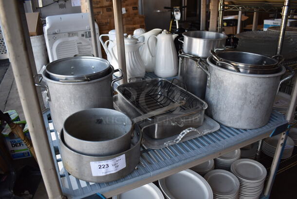 ALL ONE MONEY! Tier Lot of Various Items Including Metal Stock Pots, Metal Sauce Pans and Baking Pans - Image 2 of 6