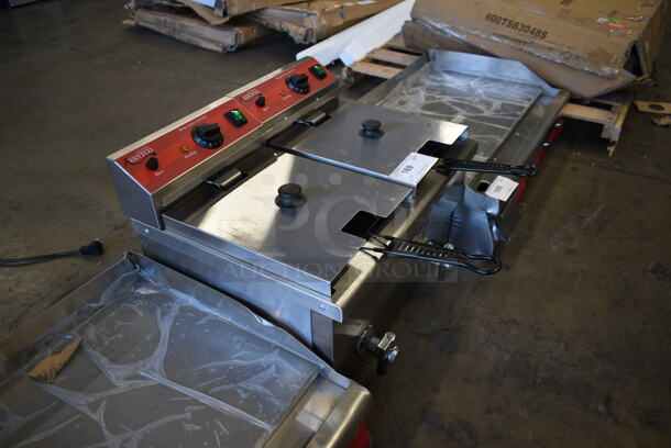 BRAND NEW SCRATCH AND DENT! Avantco 177F202 Stainless Steel Commercial Countertop Electric Powered 2 Bay Deep Fat Fryer w/ 2 Lids and 2 Fry Baskets. 208/240 Volts, 1 Phase. - Image 2 of 9