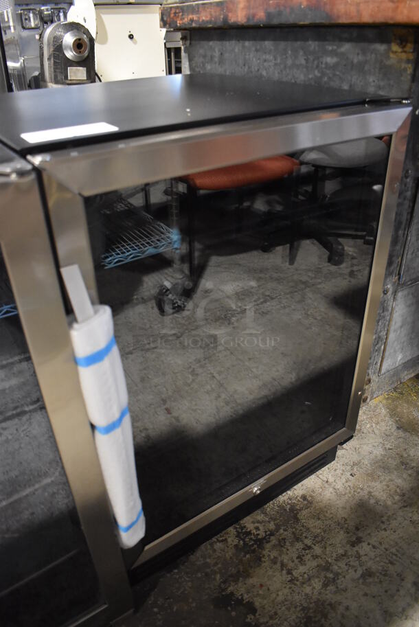 BRAND NEW SCRATCH AND DENT! Avanti BCA516SS Stainless Steel Mini Cooler Merchandiser. 115 Volts, 1 Phase. 23.5x24x34. Tested and Working! - Image 3 of 5